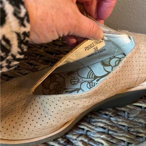 Fly London Yala Perforated Leather Wedge Sandals Size 38 US 7.5 - Picture 3 of 5